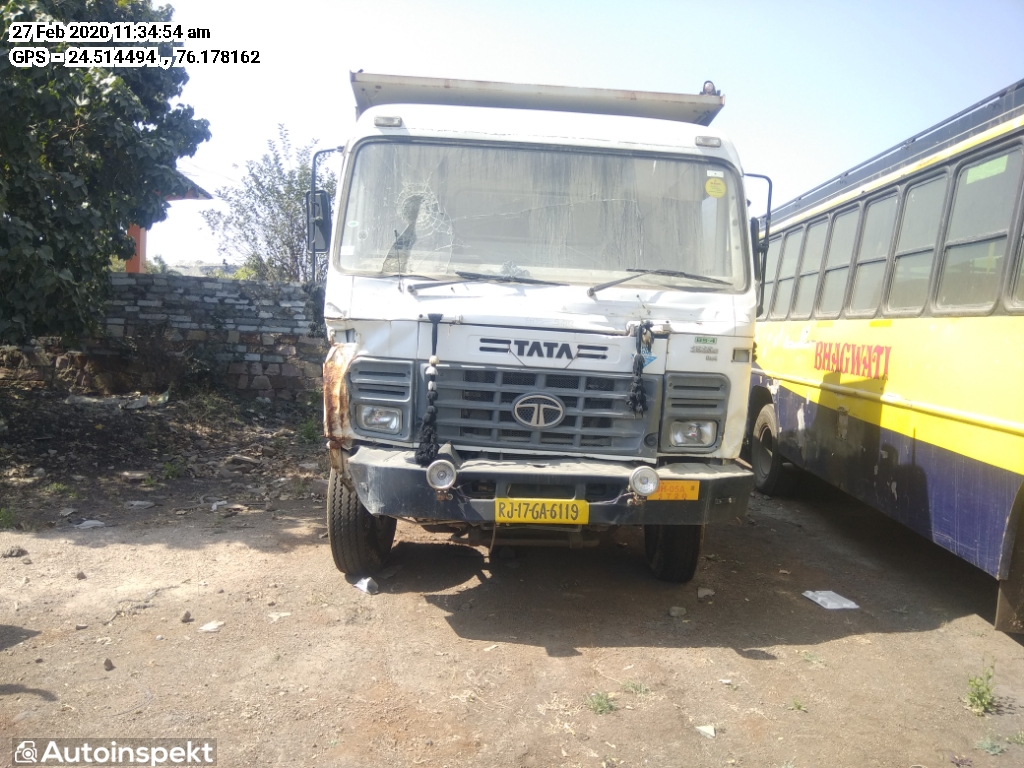  TATA LPK 2523