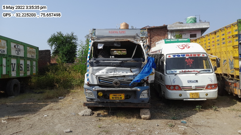  DAIMLER INDIA COMMERCIAL VEHICLES 1617 R